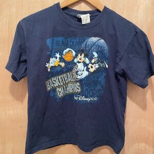 Walt Disney World Kids Vintage T Shirt, Mickey, Goofy, slam dunk basketball cham